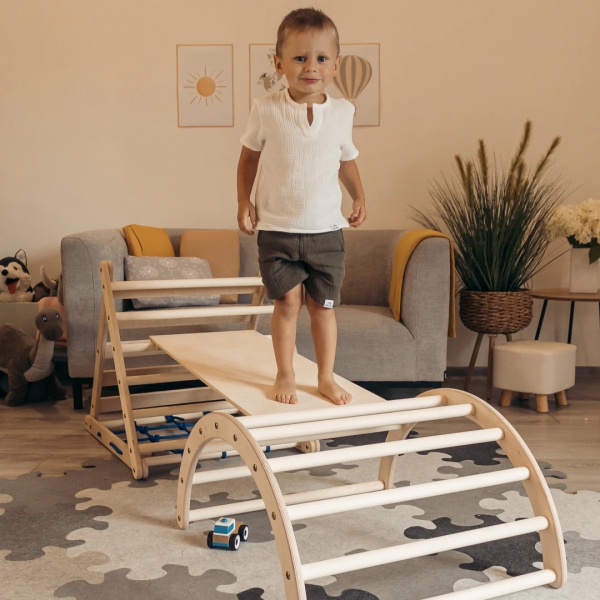 Design4Kids Kletterset Vari - dreiseitiges Kletterdreieck mit Nylonseil, Rutsche und Kletterbogen