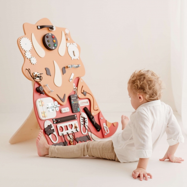 Foxy Family BusyBoard - Montessori BusyBoard - Dino Iwo